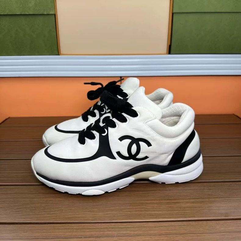 Chanel Chanel Black and White Casual Sneakers Size US 7 / IT 37 - 5 Thumbnail