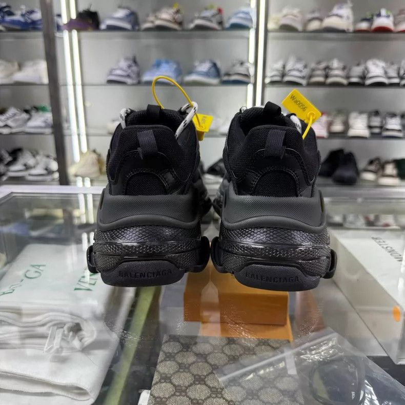 Balenciaga BALENCIAGA Triple S Sneakers Size 37 Size US 6 / IT 36 - 6 Thumbnail