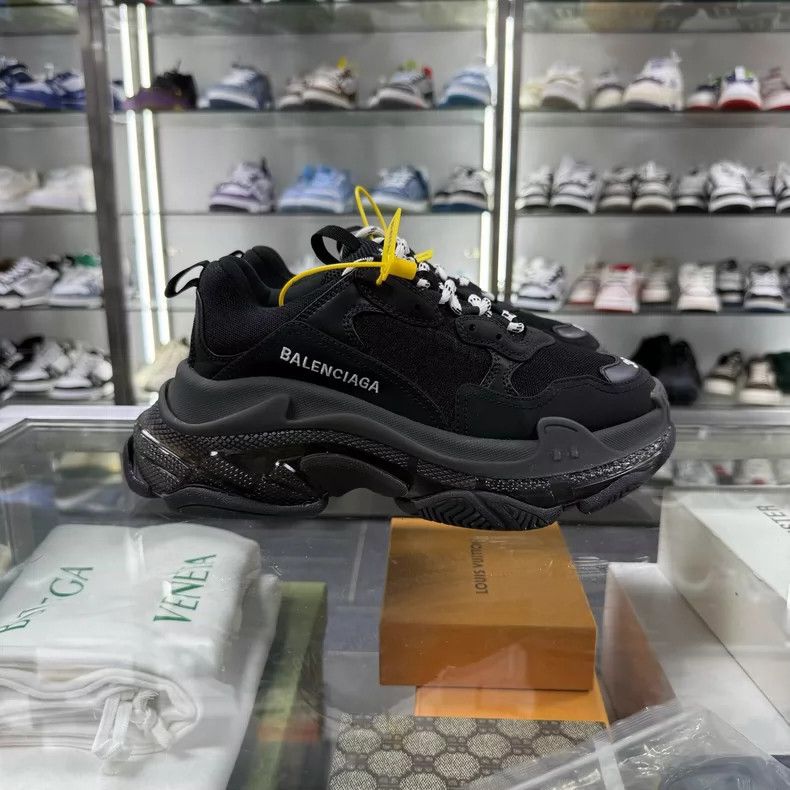 Balenciaga BALENCIAGA Triple S Sneakers Size 37 Size US 6 / IT 36 - 2 Thumbnail