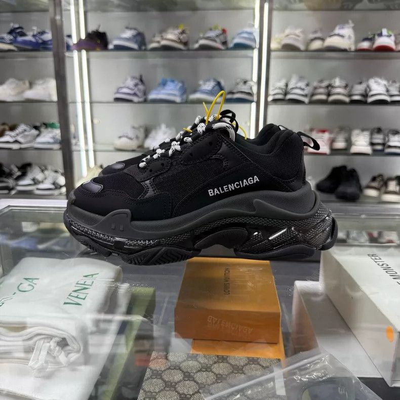 Balenciaga BALENCIAGA Triple S Sneakers Size 37 Size US 6 / IT 36 - 3 Thumbnail