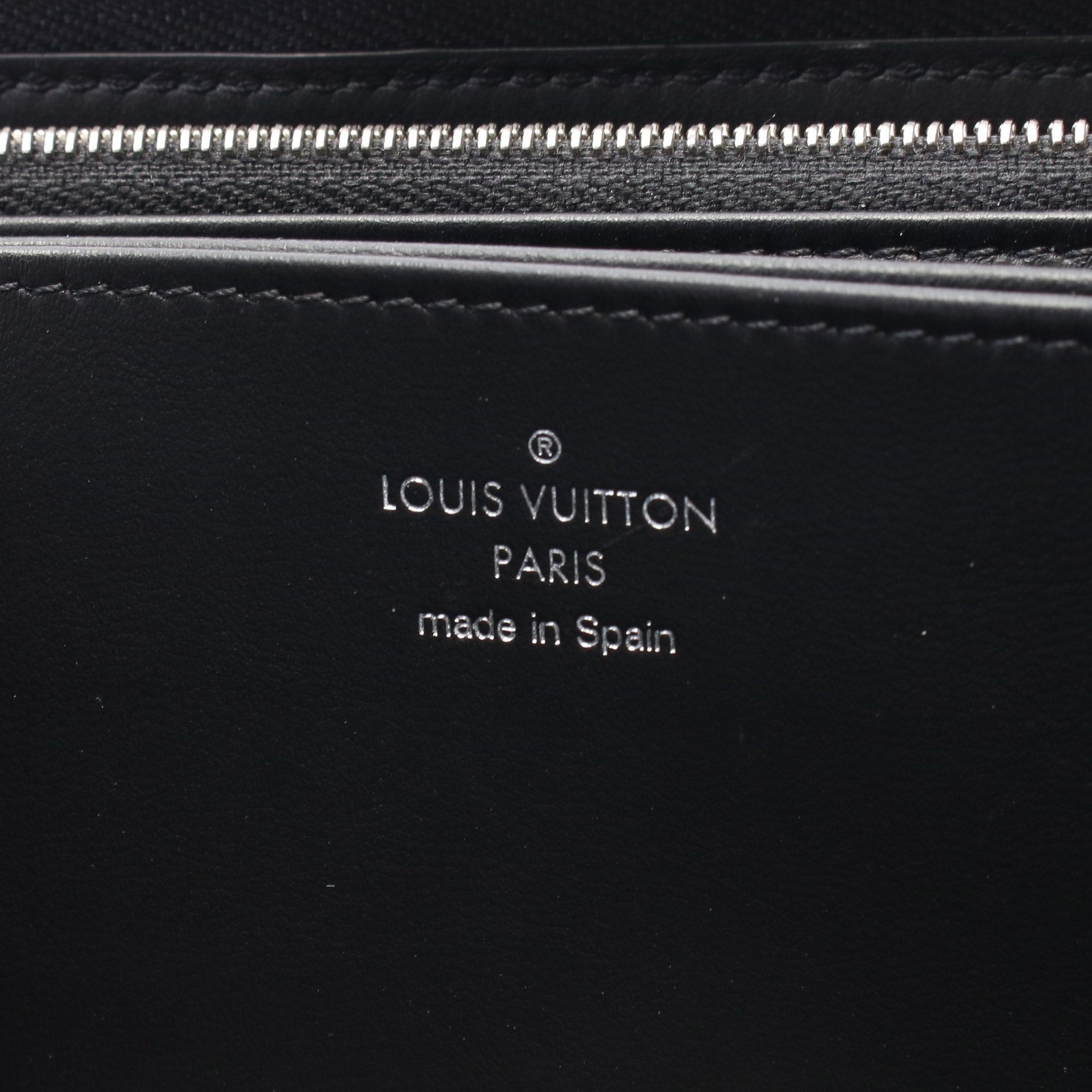 Louis Vuitton Louis Vuitton Zippy Wallet Mahina Noir Round Zipper Long Leather Black Size ONE SIZE - 4 Thumbnail