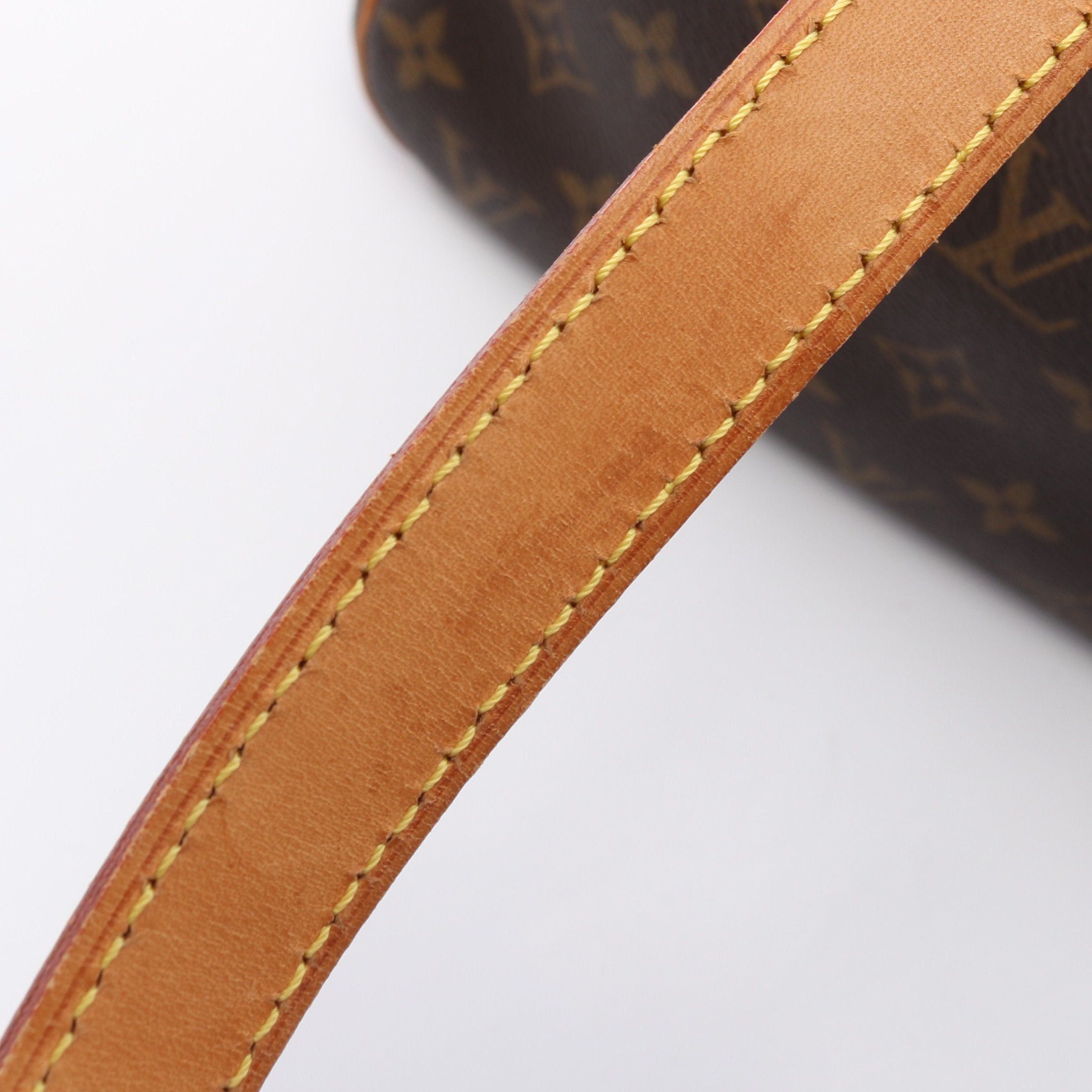 Louis Vuitton Louis Vuitton Batignolles Horizontal Monogram Shoulder Bag Leather Brown Size ONE SIZE - 11 Thumbnail