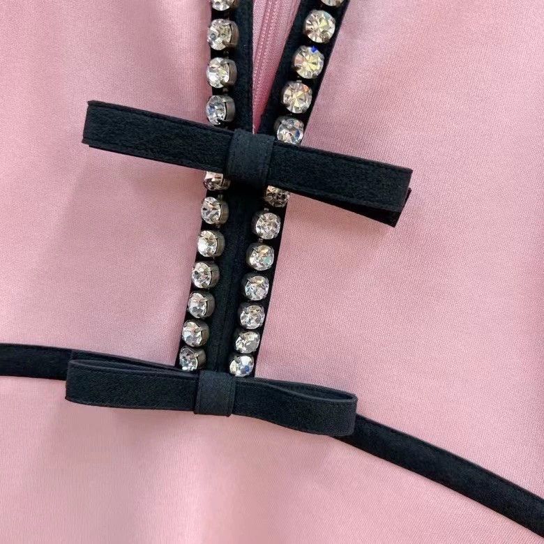 Gucci Pink jeweled dress from Gucci boutique-dmc Size 42" / US 20 - 4 Thumbnail