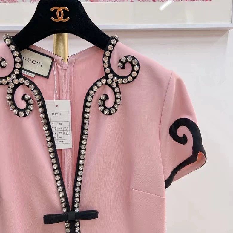 Gucci Pink jeweled dress from Gucci boutique-dmc Size 42" / US 20 - 3 Thumbnail