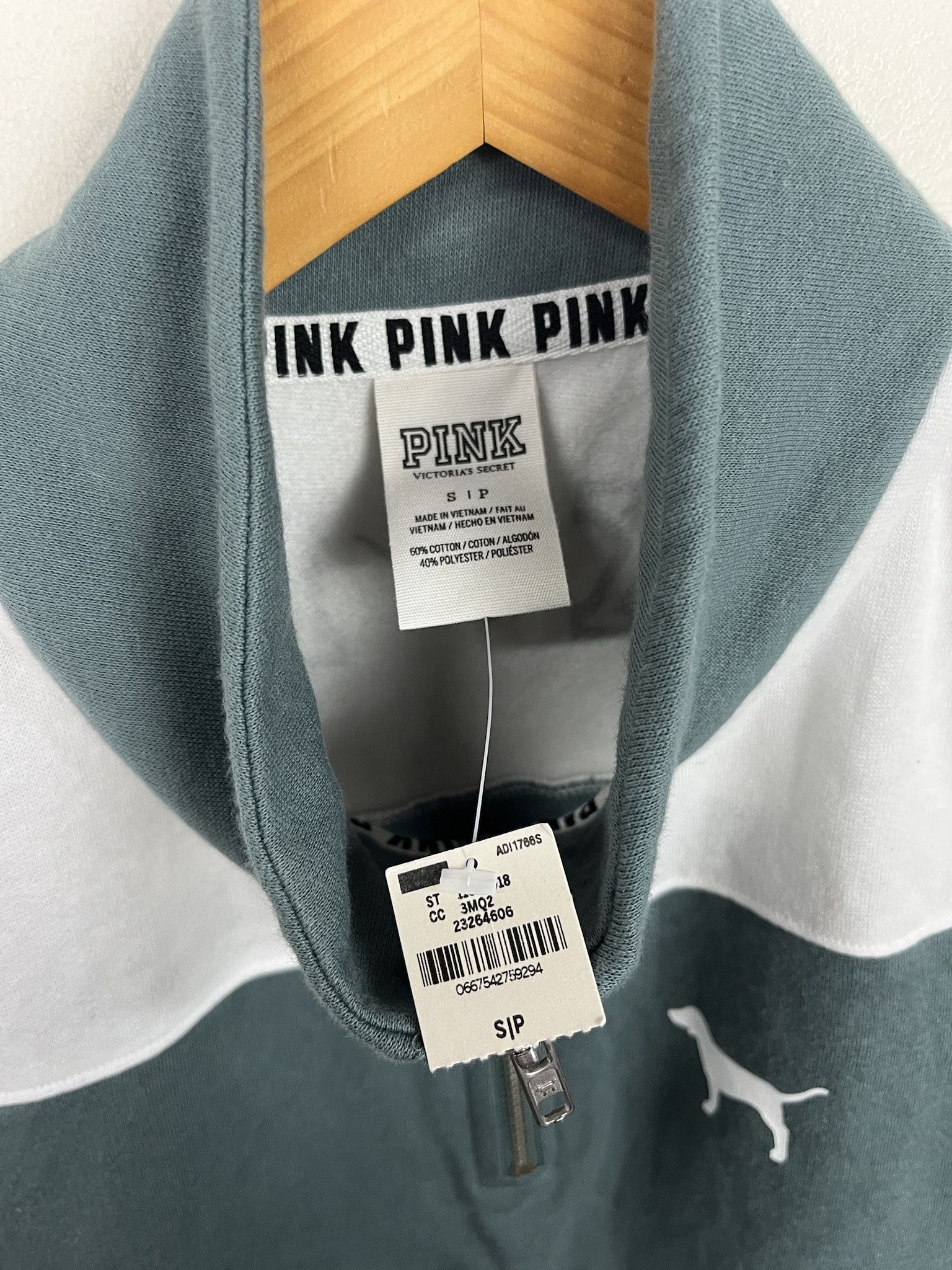 Victoria's Secret NWT Deadstock Victoria's Secret Pink Colorblock Quarterzip Sweatshirt size S Size US S / EU 44-46 / 1 - 2 Thumbnail