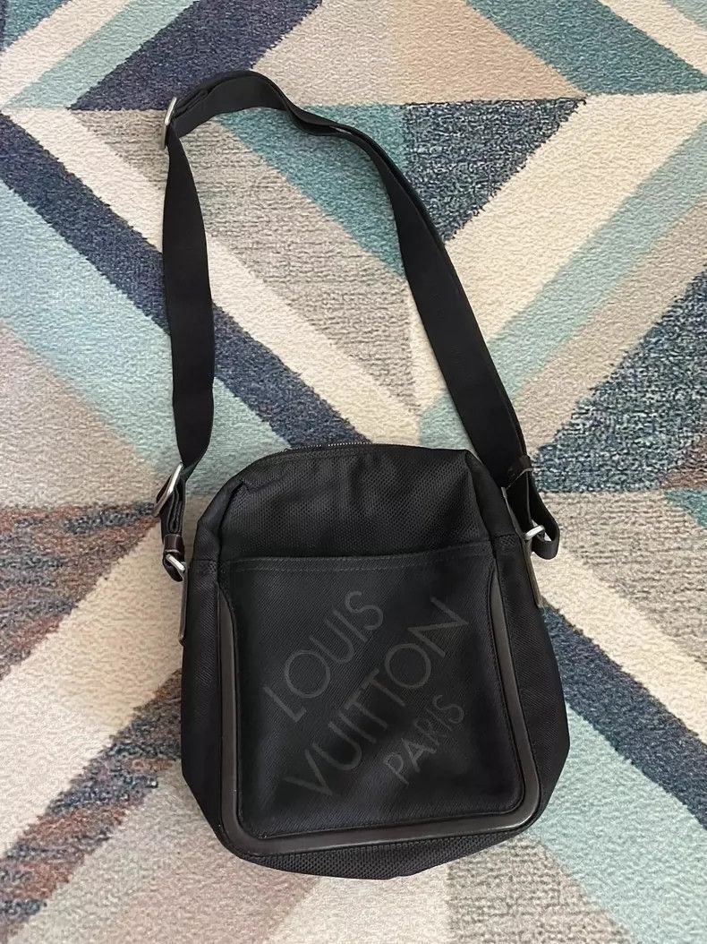 Louis Vuitton Louis Vuitton Men's Shoulder Crossbody Bag Size ONE SIZE - 2 Thumbnail