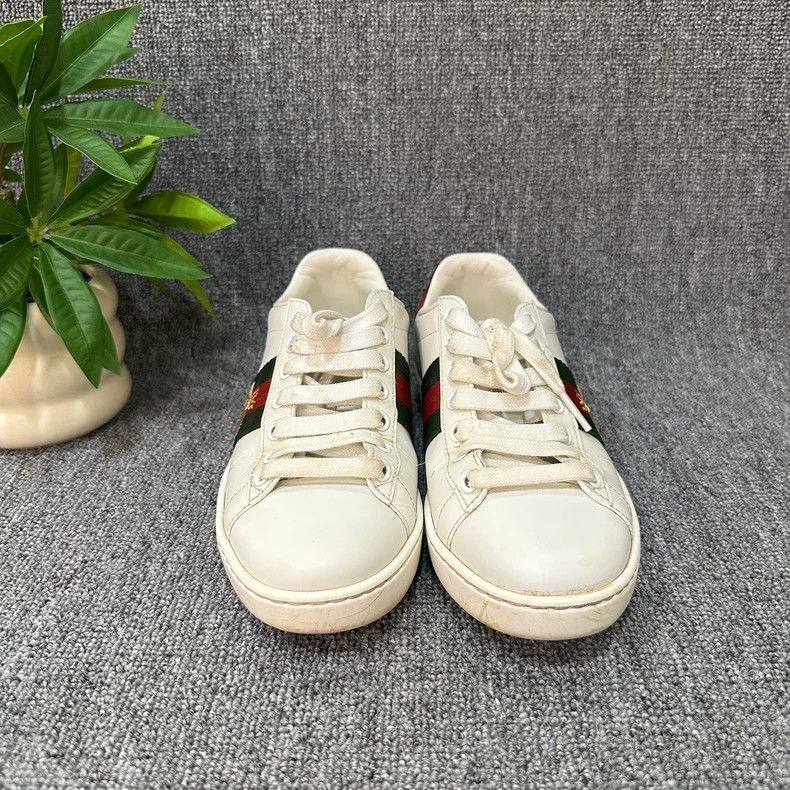 Gucci GUCCI Ace Bee Logo Low Top Sneakers Size US 5 / IT 35 - 2 Thumbnail