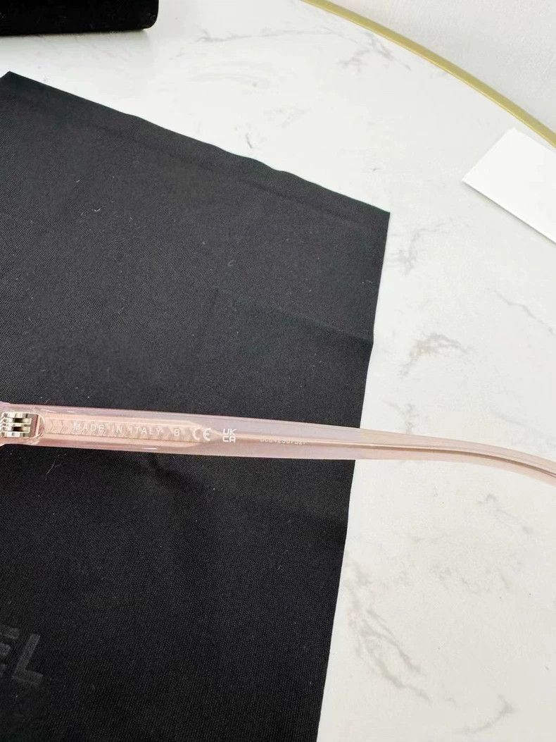 Chanel Chanel Sunglasses Almost Like New Condition Size ONE SIZE - 9 Thumbnail