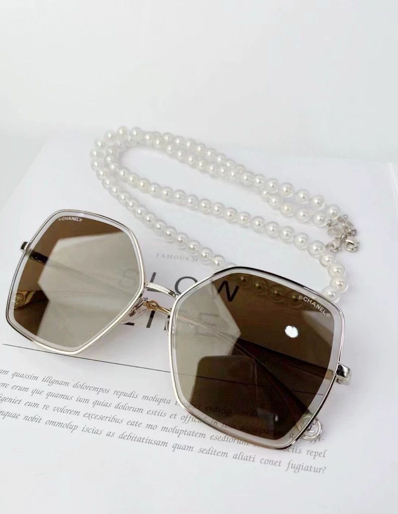 Chanel Chanel Pearl Chain Sunglasses with Case Size ONE SIZE - 2 Thumbnail