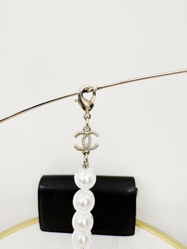 Chanel Chanel Pearl Chain Sunglasses with Case Size ONE SIZE - 3 Thumbnail