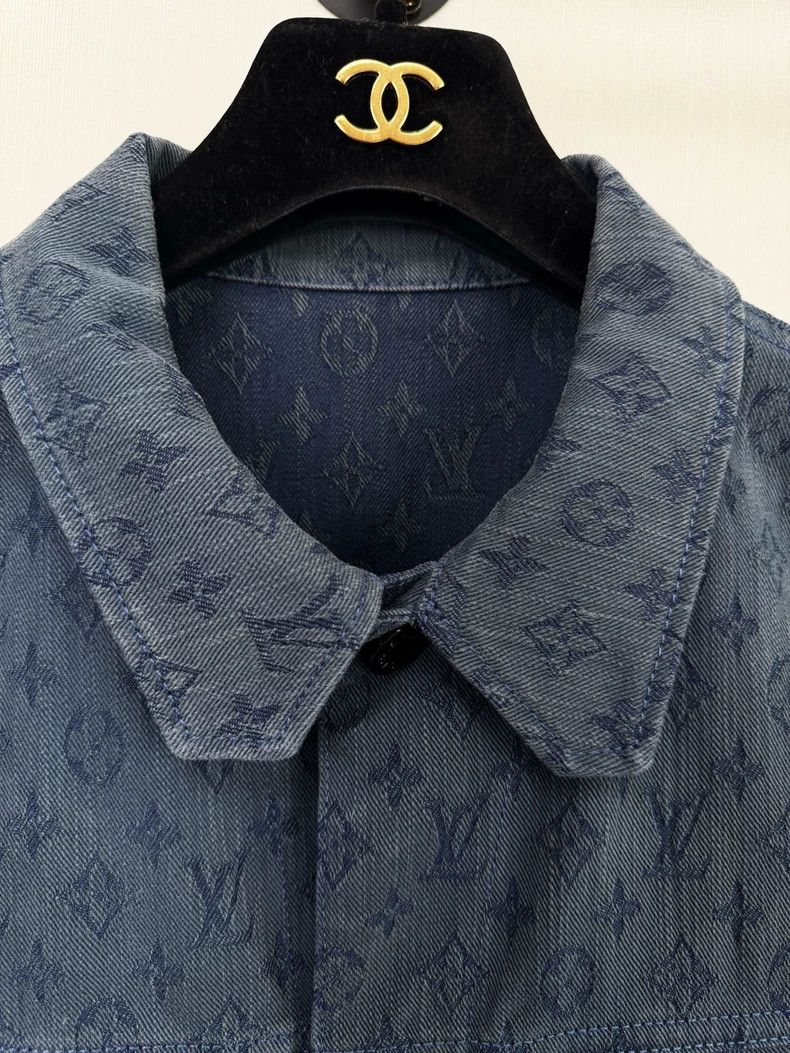 Louis Vuitton Louis Vuitton Denim Jacket with Logo Pattern Size L / US 10 / IT 46 - 2 Thumbnail