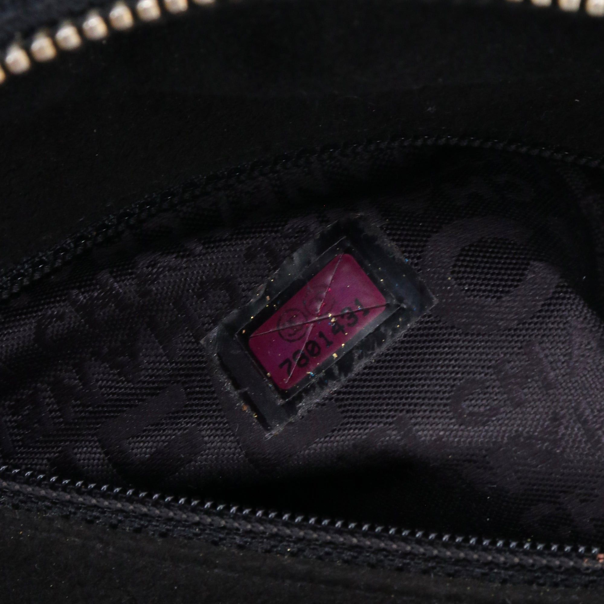 Chanel CHANEL - Chanel Petit Shopping shoulder bag in black jersey Size ONE SIZE - 6 Thumbnail