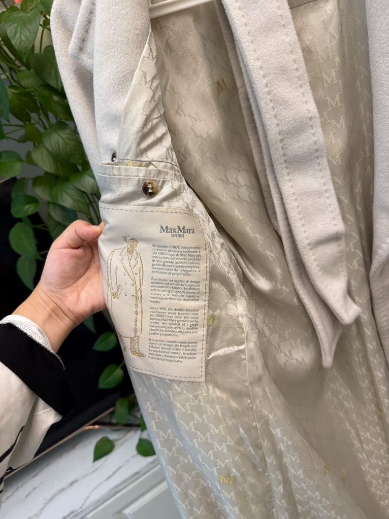 Max Mara MaxMara Double-Breasted Coat in Glacier Gray Size XS / US 0-2 / IT 36-38 - 4 Thumbnail