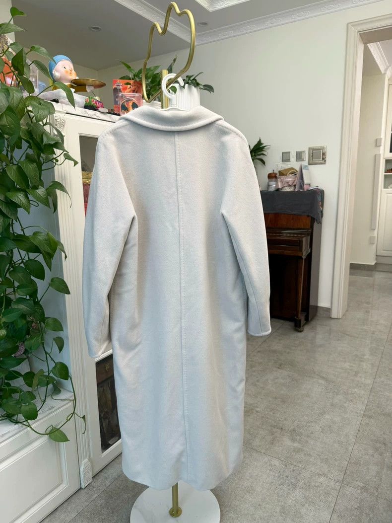 Max Mara MaxMara Double-Breasted Coat in Glacier Gray Size XS / US 0-2 / IT 36-38 - 3 Thumbnail