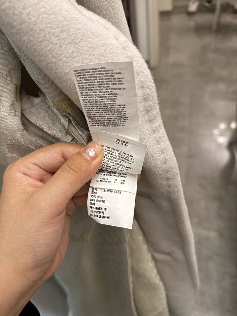 Max Mara MaxMara Double-Breasted Coat in Glacier Gray Size XS / US 0-2 / IT 36-38 - 7 Thumbnail