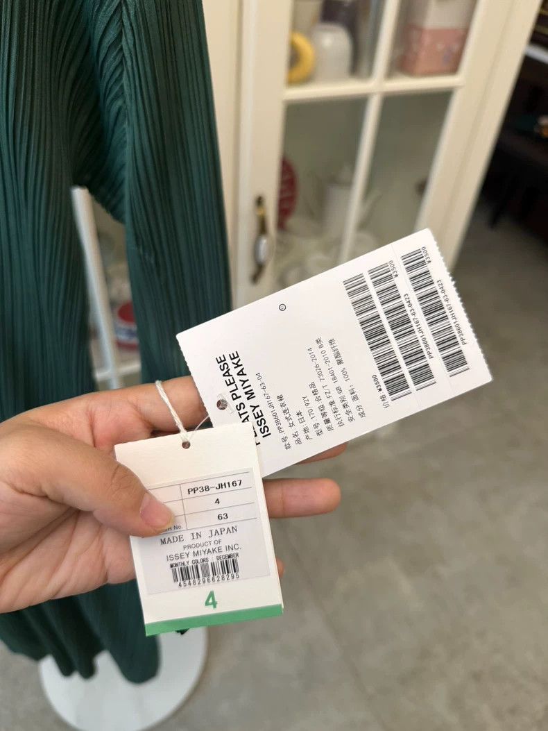 Issey Miyake Issey Miyake Long Sleeve Dress in Sage Green Size ONE SIZE - 4 Thumbnail