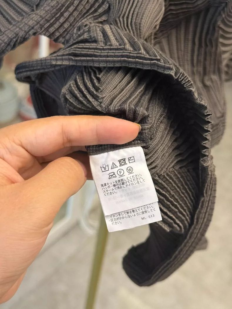 Issey Miyake Issey Miyake Pleated Top Brand New Condition Size ONE SIZE - 5 Thumbnail