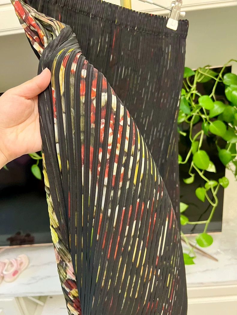 Issey Miyake Classic Black Pleated Skirt with Colorful Pattern Size 22" - 2 Thumbnail