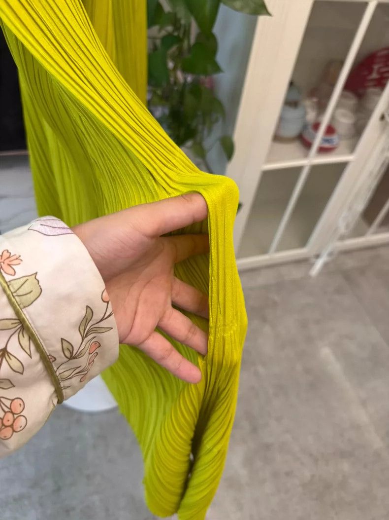 Issey Miyake Yellow Green Lightweight Cardigan by Issey Miyake Size M / US 6-8 / IT 42-44 - 3 Thumbnail