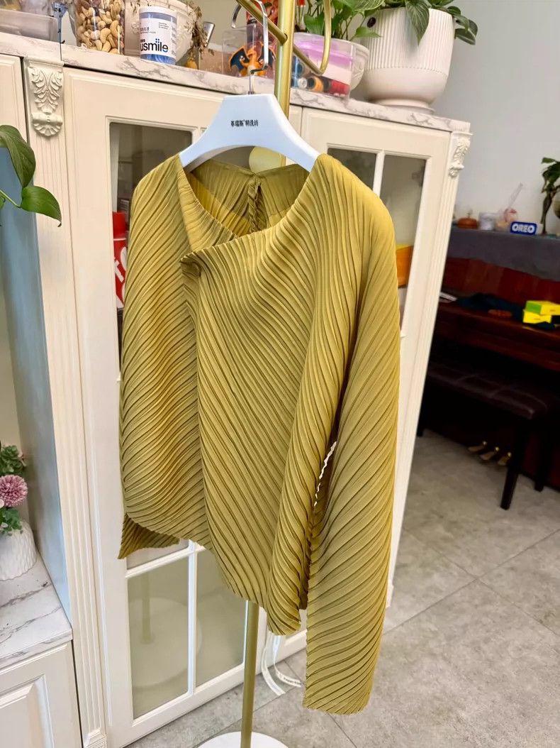Issey Miyake Issey Miyake Pleated Golden Brown Jacket Size XL / US 12-14 / IT 48-50 - 2 Thumbnail