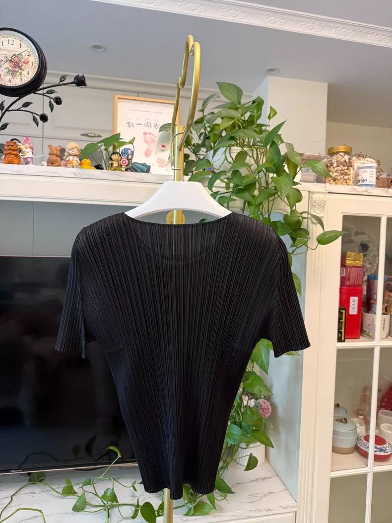 Issey Miyake Issey Miyake Short Sleeve Black Top Size S / US 4 / IT 40 - 5 Thumbnail