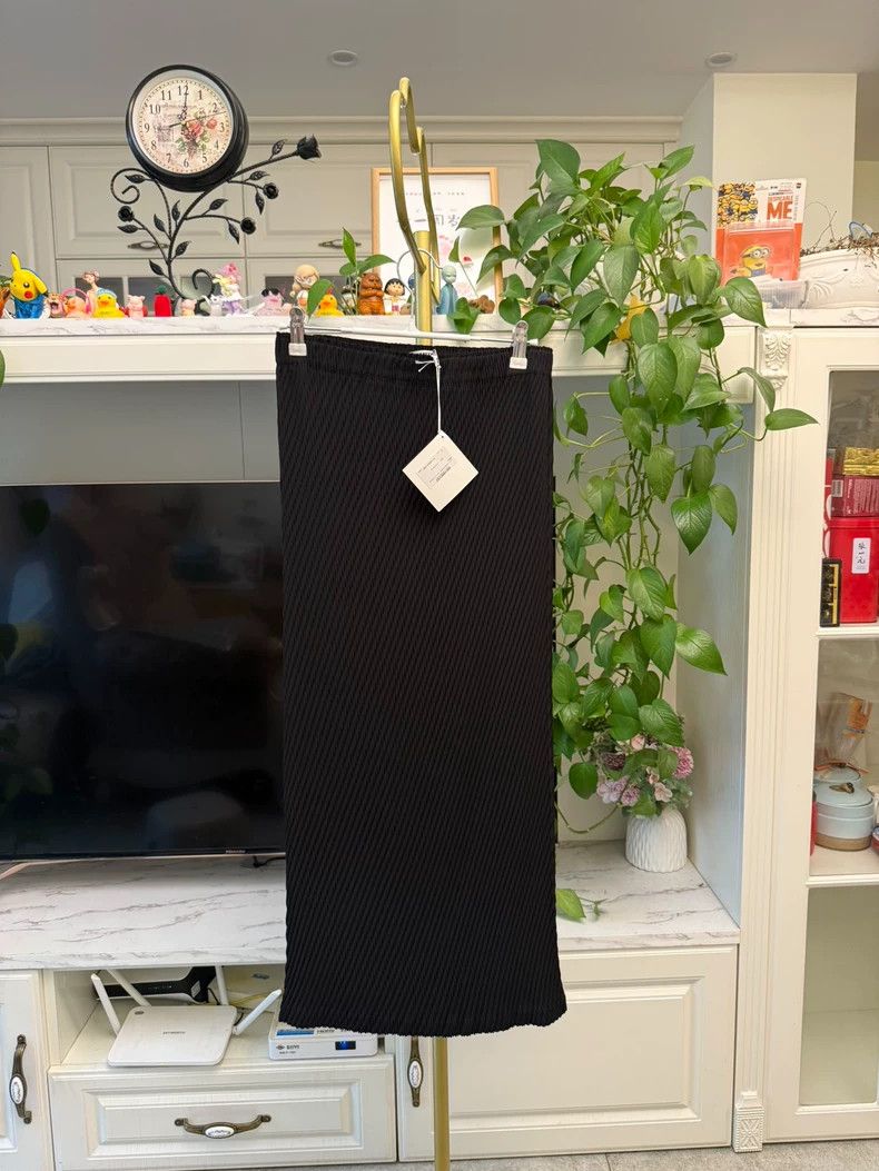 Issey Miyake Issey Miyake Black Fish Scale Skirt Size 23" - 2 Thumbnail