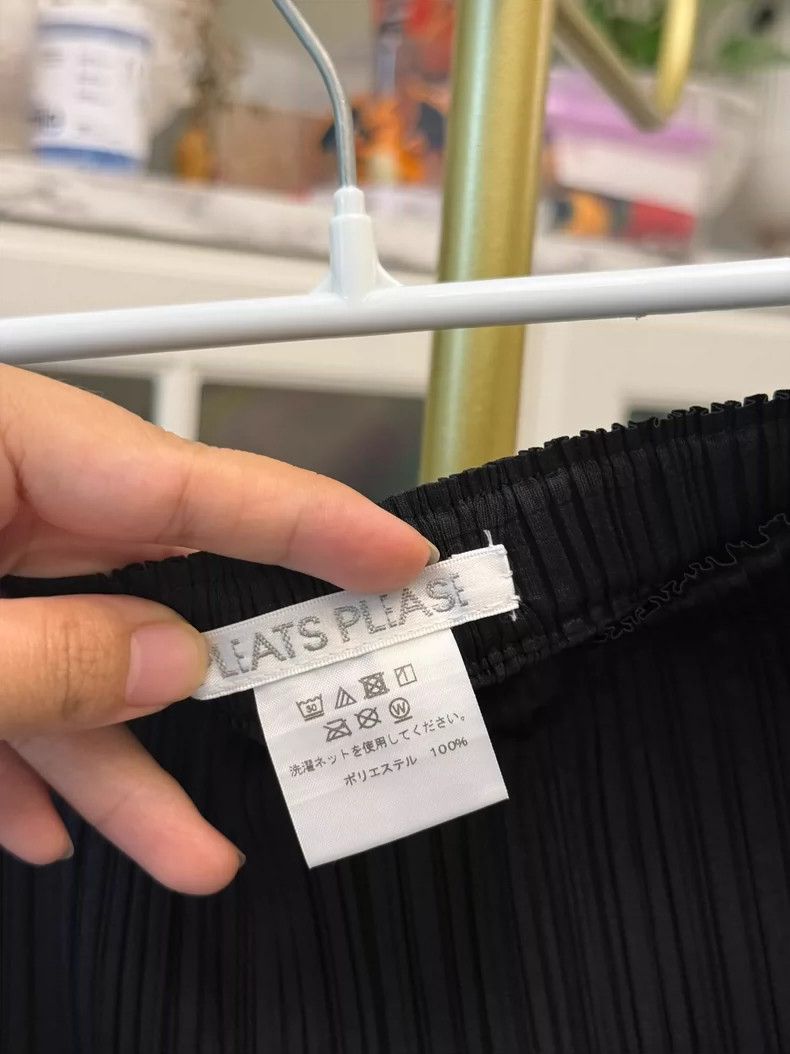 Issey Miyake Issey Miyake Pleated Black Midi Skirt Size 23" - 2 Thumbnail
