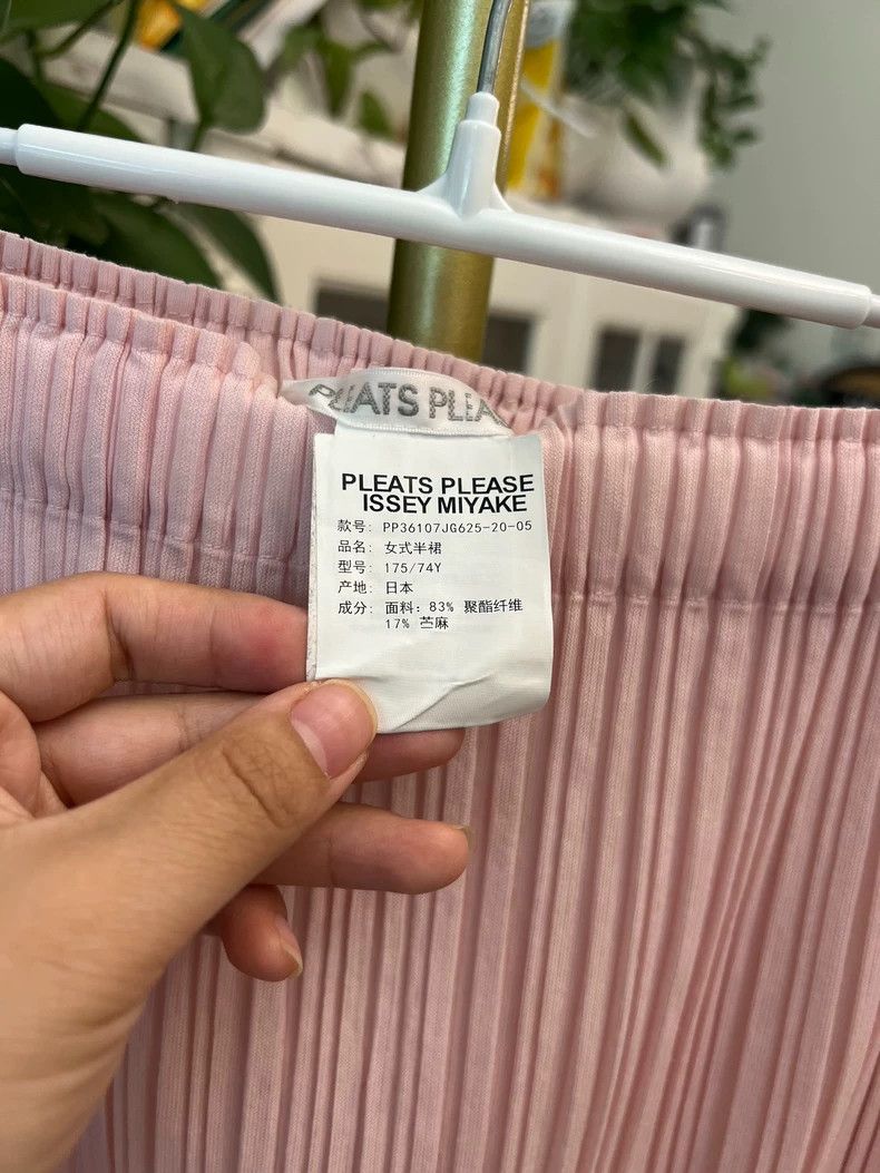 Issey Miyake Beautiful Pink Pleated Half Skirt Size 25" / US 0 / IT 36 - 3 Thumbnail