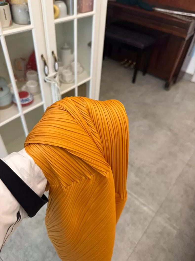 Issey Miyake Issey Miyake Pleated Skirt in Yellow Size 23" - 5 Thumbnail