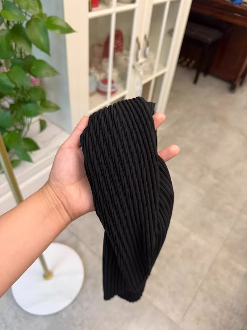 Issey Miyake Issey Miyake Black Pleated Top Size ONE SIZE - 7 Thumbnail