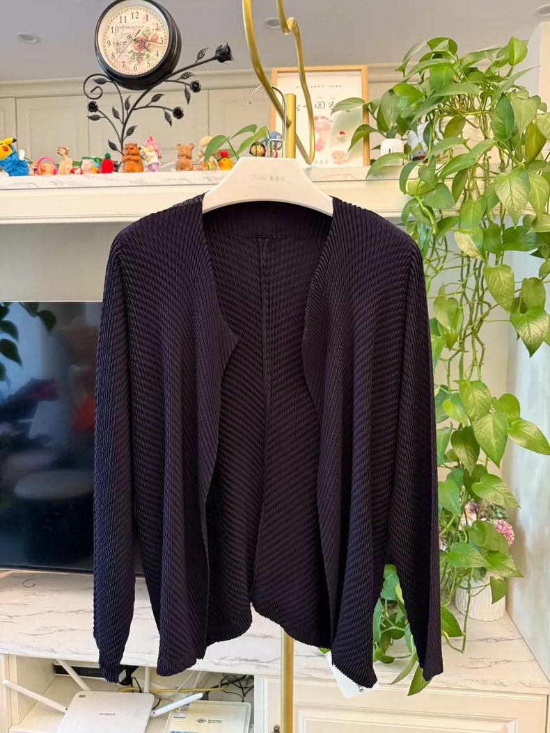 Issey Miyake Issey Miyake Fish Scale Coat Midnight Blue Size ONE SIZE - 2 Thumbnail