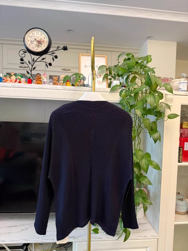 Issey Miyake Issey Miyake Fish Scale Coat Midnight Blue Size ONE SIZE - 4 Thumbnail