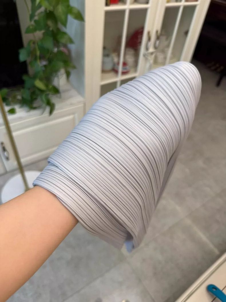 Issey Miyake Issey Miyake Pleated Skirt in Light Gray Size 24" / US 00 / IT 34 - 7 Thumbnail