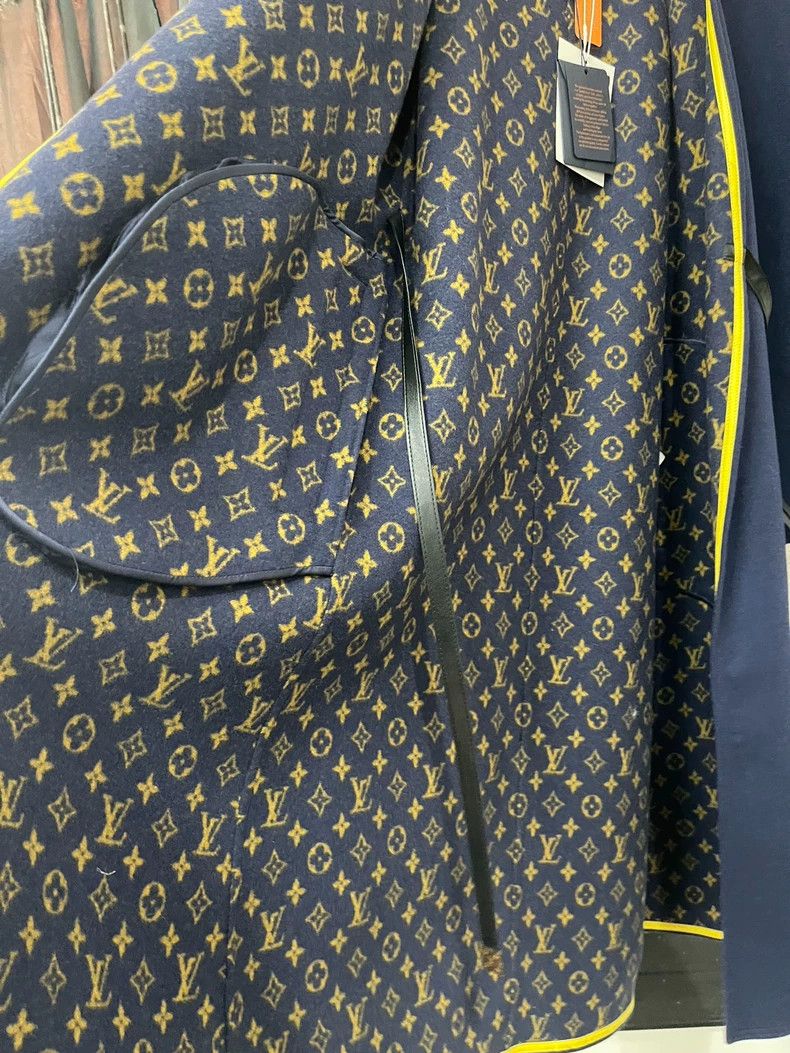 Louis Vuitton Louis Vuitton Wool Coat Size 34 Brand New Size XS / US 0-2 / IT 36-38 - 5 Thumbnail