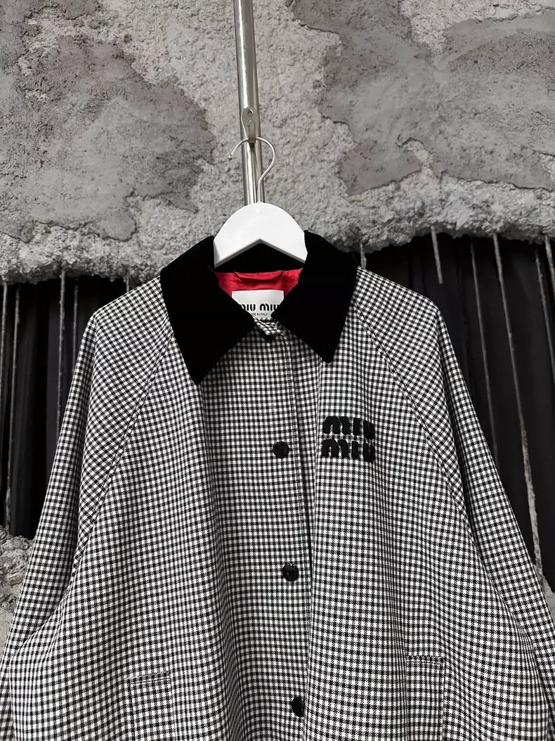 Prada Miumiu Checkered Jacket with Black Collar Size S / US 4 / IT 40 - 3 Thumbnail