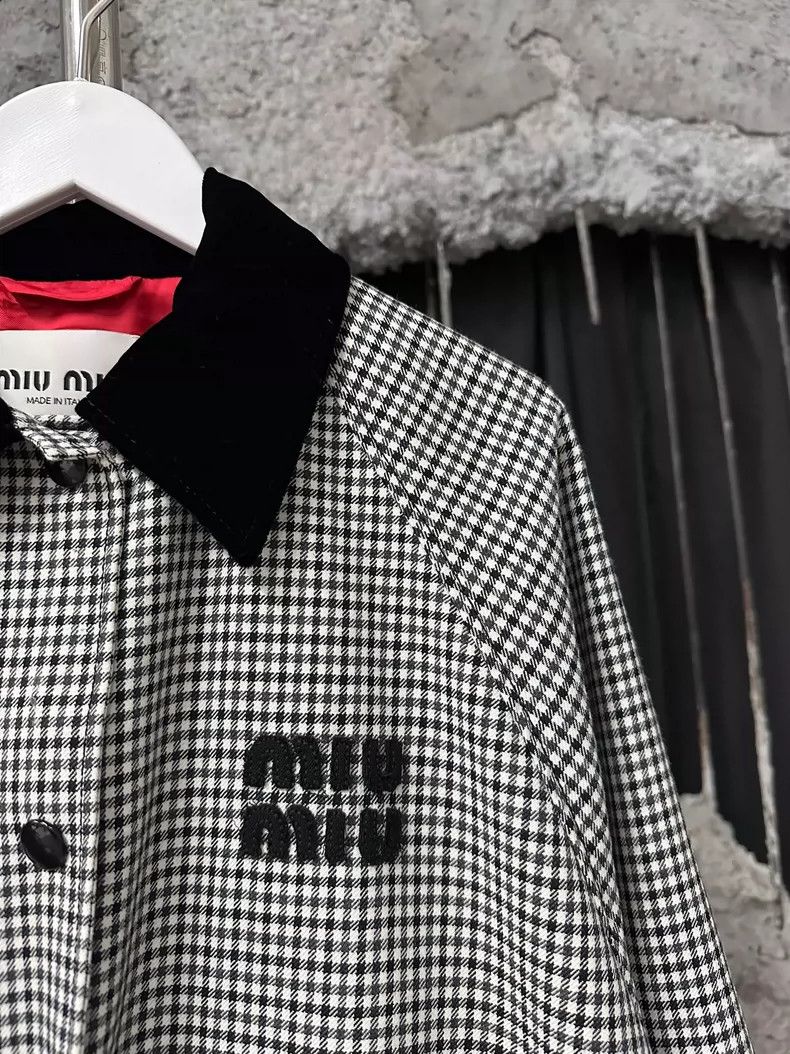 Prada Miumiu Checkered Jacket with Black Collar Size S / US 4 / IT 40 - 5 Thumbnail