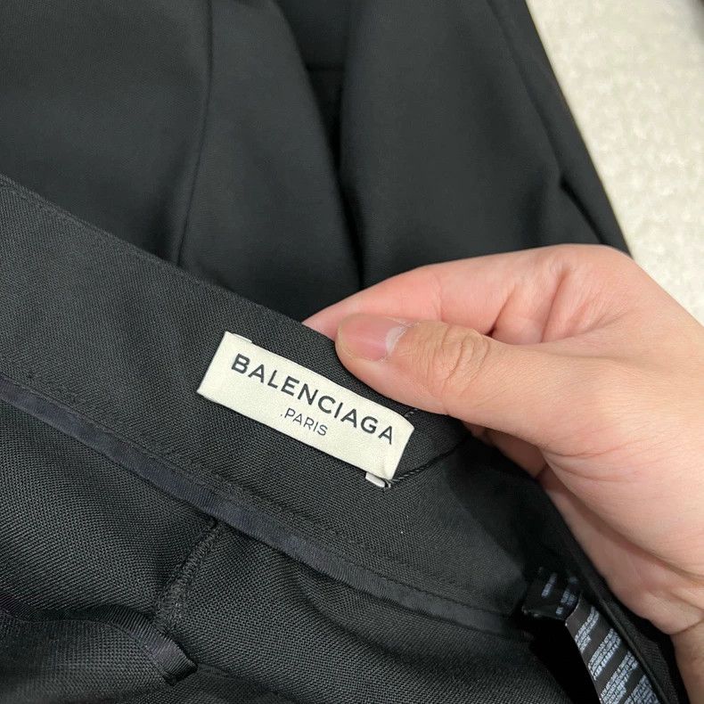 Balenciaga Balenciaga Black Irregular Shorts Size 36 Size 36" / US 14 / IT 50 - 5 Thumbnail