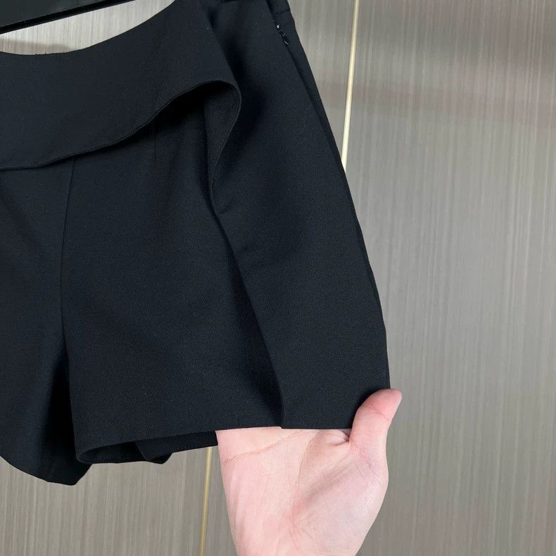 Balenciaga Balenciaga Black Irregular Shorts Size 36 Size 36" / US 14 / IT 50 - 4 Thumbnail