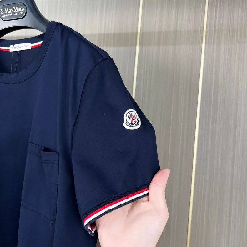 Moncler Moncler Short Sleeve T-Shirt with Pocket Size S / US 4 / IT 40 - 4 Thumbnail