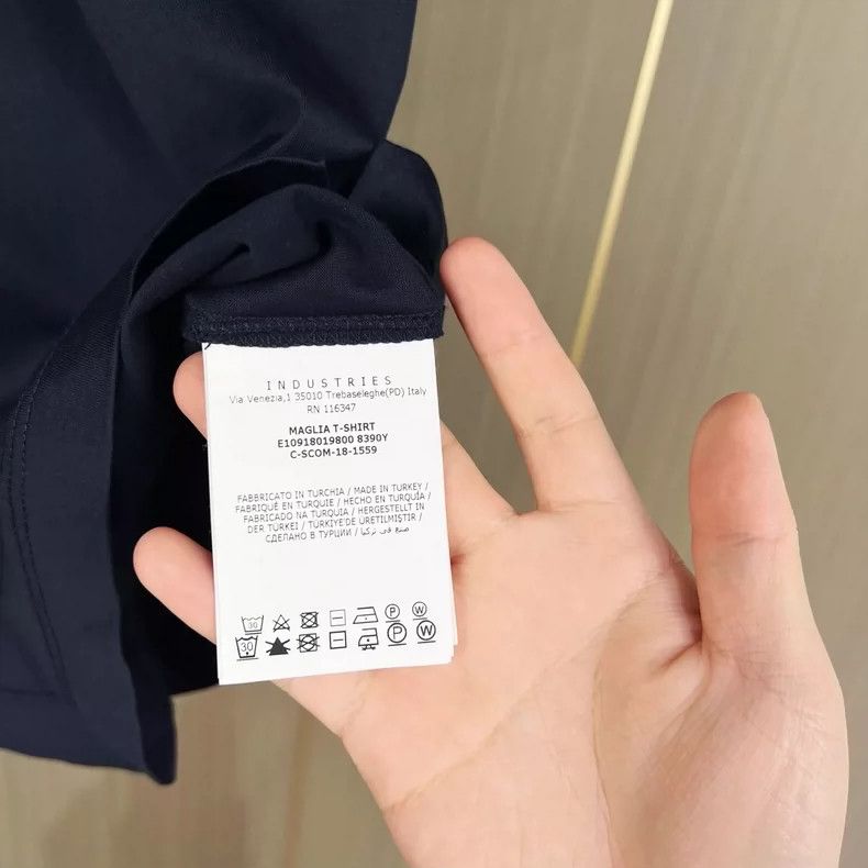 Moncler Moncler Short Sleeve T-Shirt with Pocket Size S / US 4 / IT 40 - 6 Thumbnail
