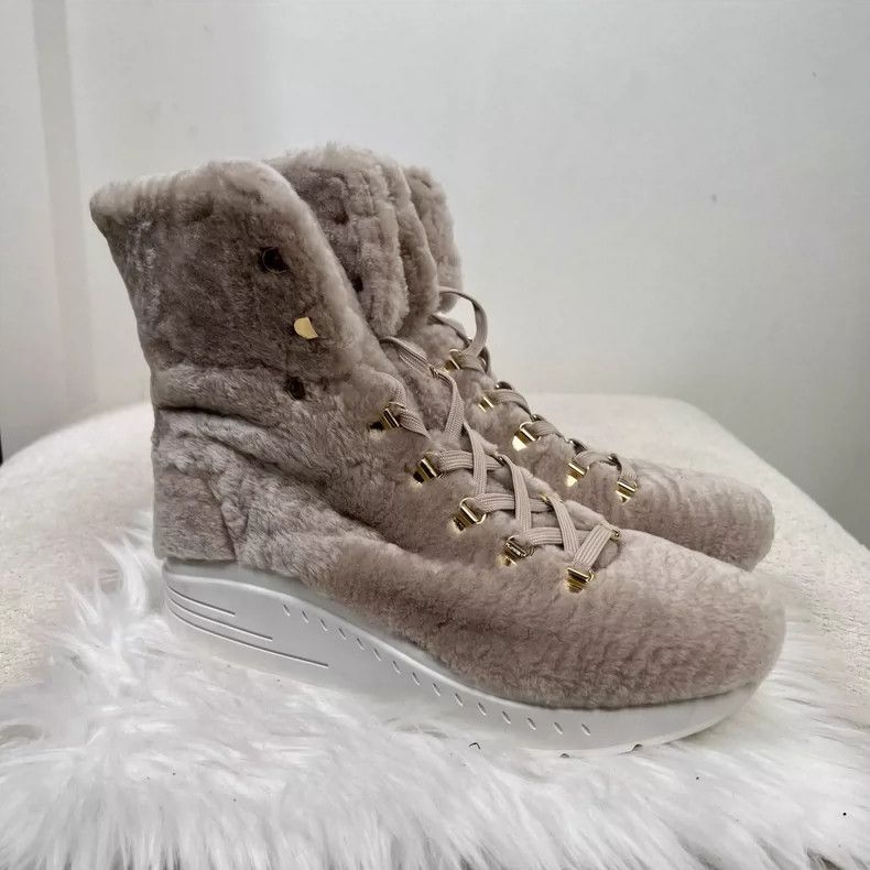 Stuart Weitzman Stuart Weitzman Sheepskin Boots Size 39 Size US 8 / IT 38 - 4 Thumbnail