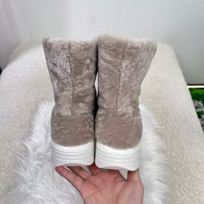 Stuart Weitzman Stuart Weitzman Sheepskin Boots Size 39 Size US 8 / IT 38 - 3 Thumbnail