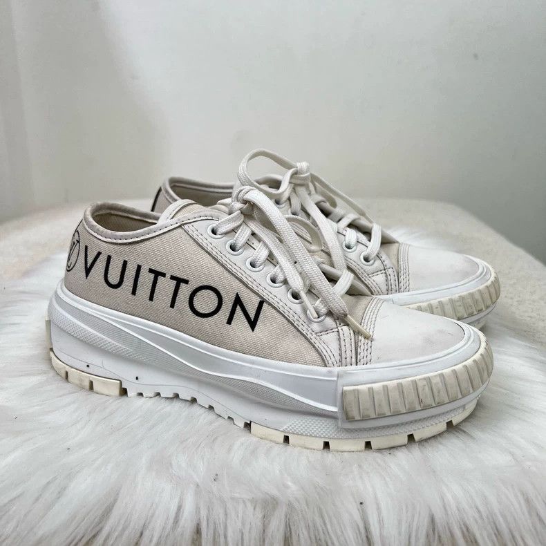 Louis Vuitton Louis Vuitton White Casual Sneakers Size 34 Size US 4 / IT 34 - 4 Thumbnail
