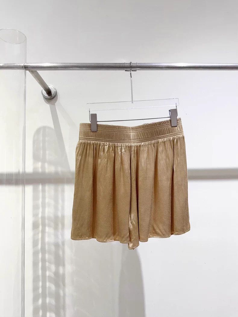 Celine Celine Gold Shorts Size 36 Pants Size 36" / US 14 / IT 50 - 3 Thumbnail
