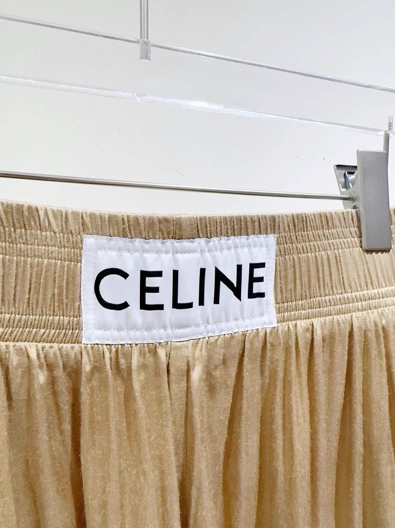 Celine Celine Gold Shorts Size 36 Pants Size 36" / US 14 / IT 50 - 2 Thumbnail