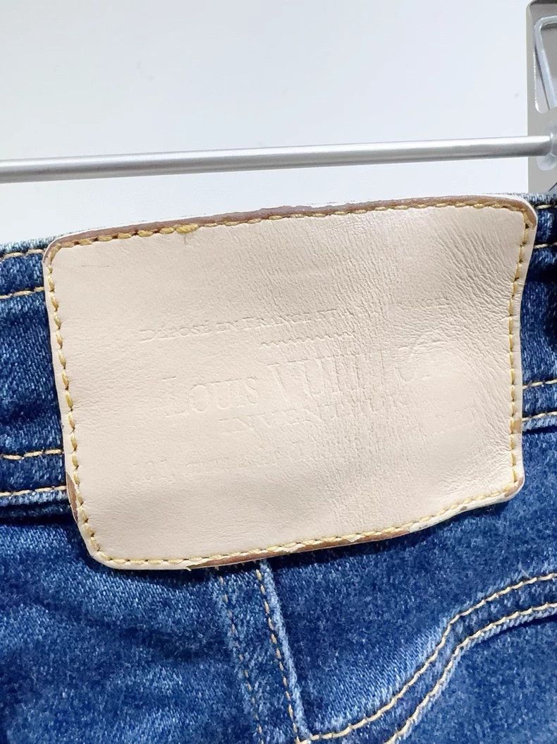 Louis Vuitton High Waist Denim Jeans with Leather Tag Size 36" / US 14 / IT 50 - 3 Thumbnail