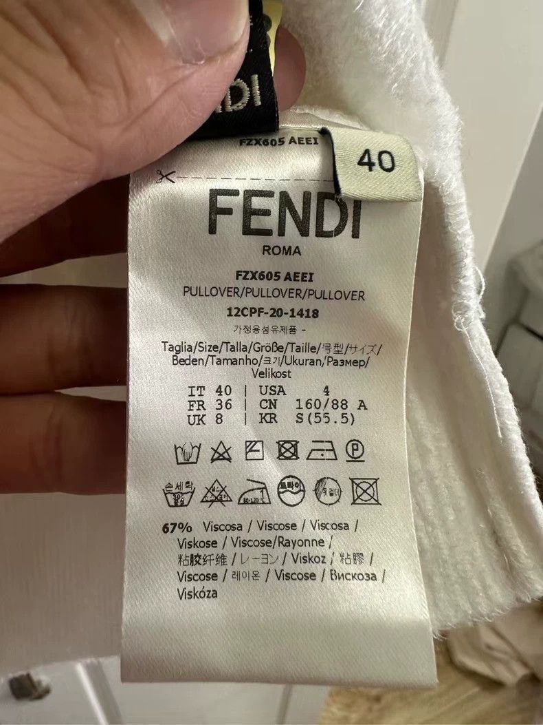 Fendi Fendi Logo High Neck Sweater in White Size M / US 6-8 / IT 42-44 - 3 Thumbnail