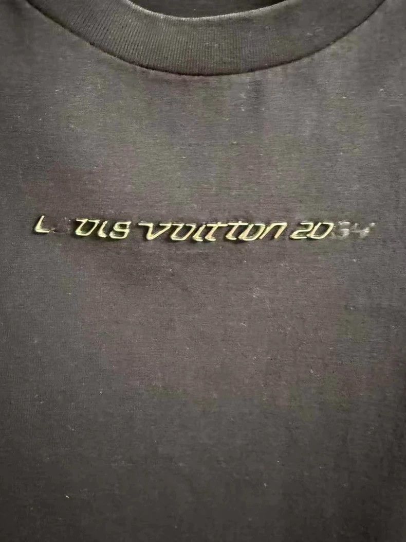 Louis Vuitton Louis Vuitton 2054 Series Short Sleeve T-Shirt Size M / US 6-8 / IT 42-44 - 2 Thumbnail