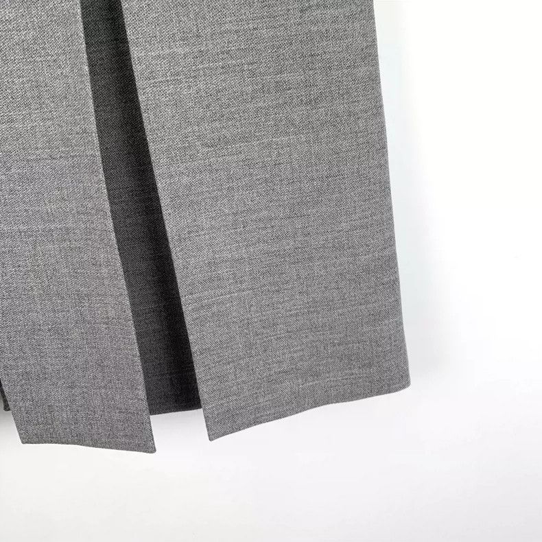 Gucci Gucci Grey Pleated Wool Skirt with Logo Size 38" / US 16 / IT 52 - 4 Thumbnail
