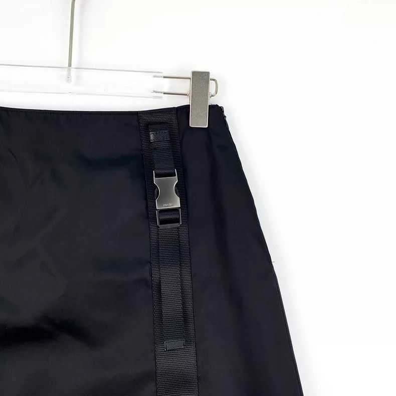 Prada Prada Black Triangle Logo Casual Skirt Size 40" / US 18 - 3 Thumbnail